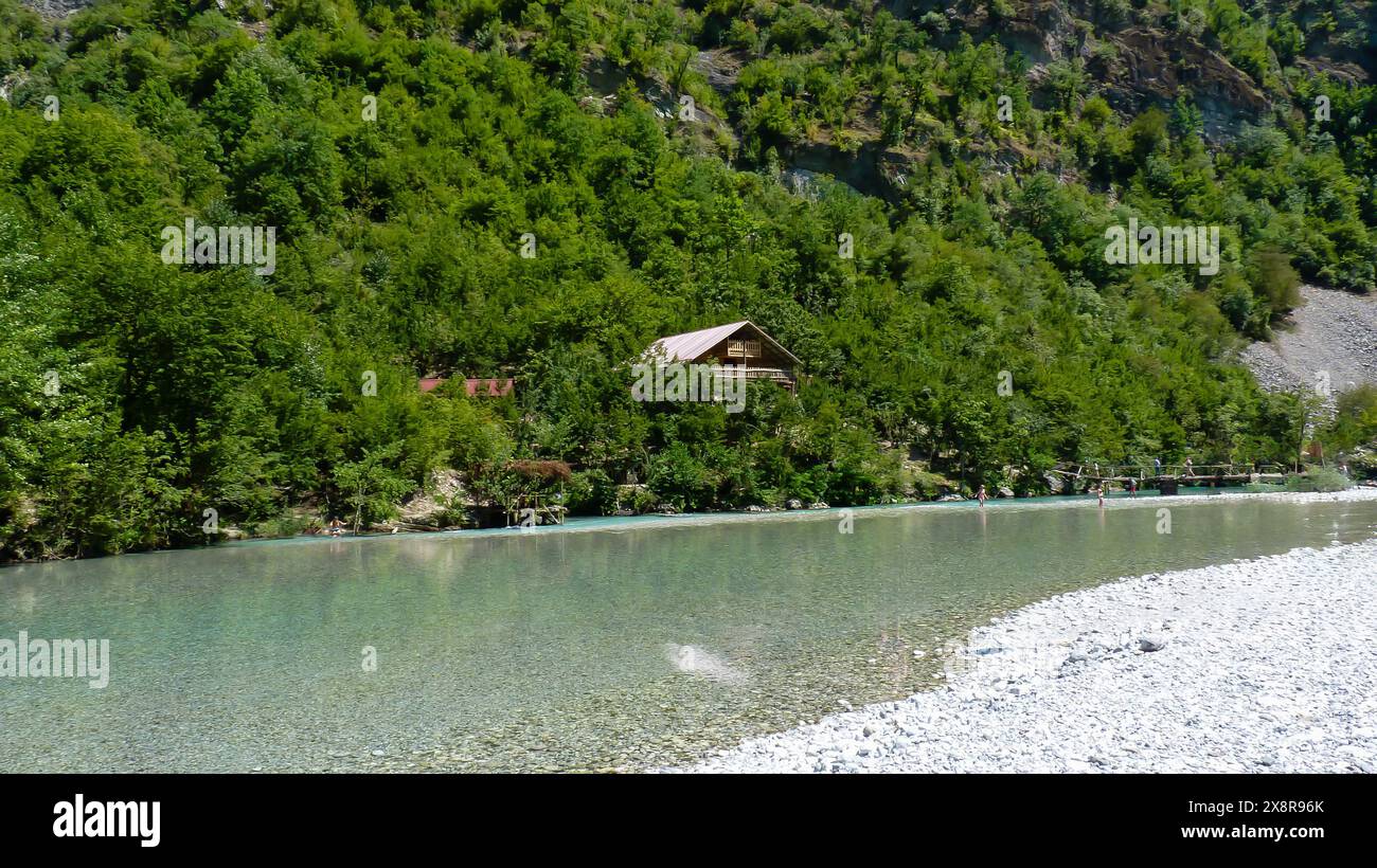 Shala River, lumi i Shales, albanische Alpen, Valbona Nationalpark, malerische Landschaft, natürliche Schönheit Stockfoto