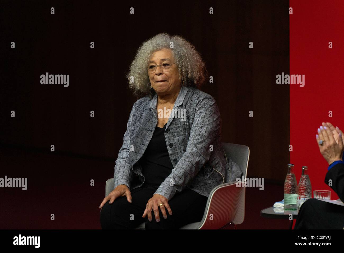 Barcelona, Spanien. Mai 2024. Angela Davis hält einen Vortrag an der Universität Pompeu Fabra in