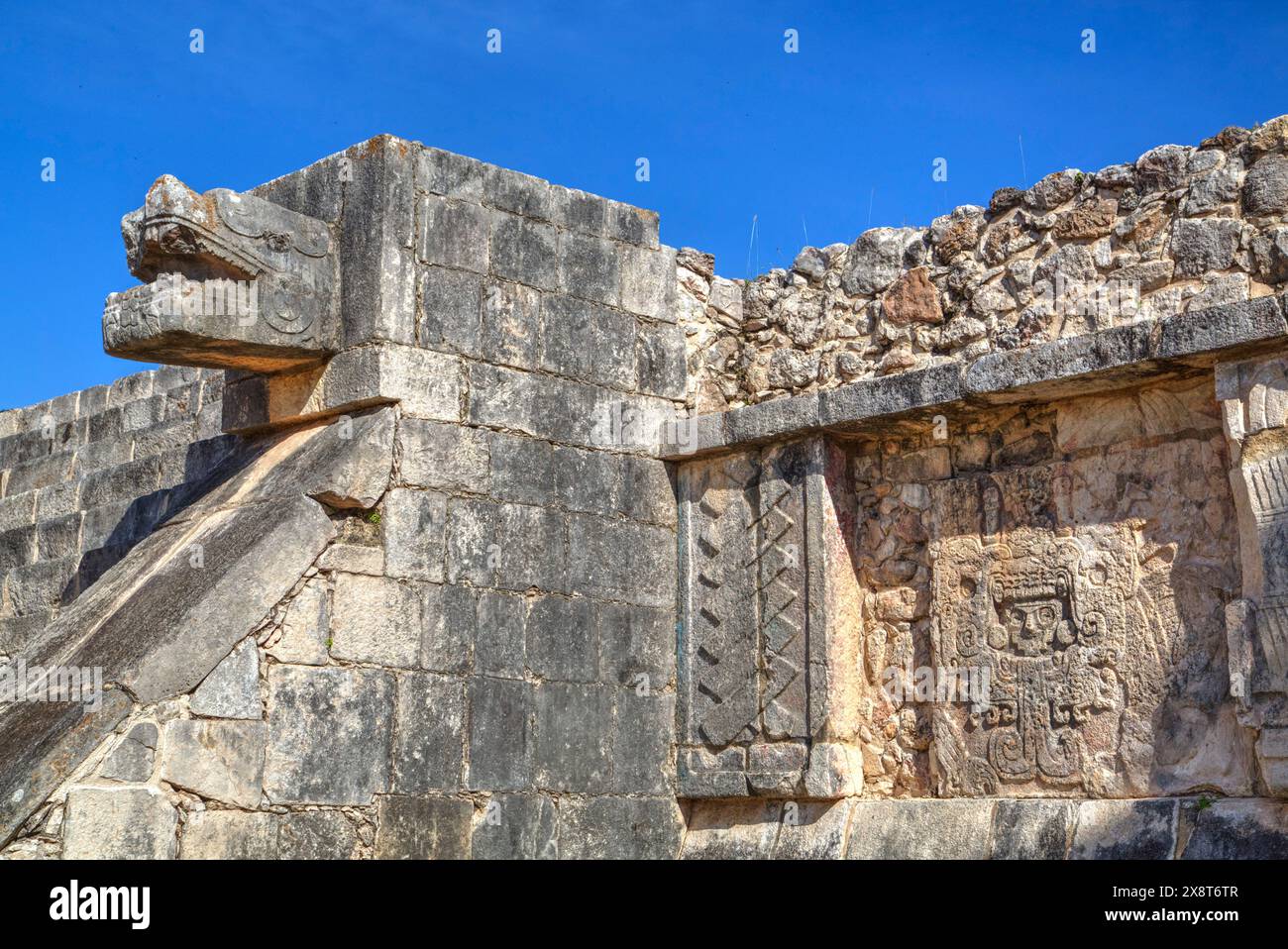 Kopf der Schlange, Plattform der Venus, Chichen Itza, Yucatan, Mexiko Stockfoto