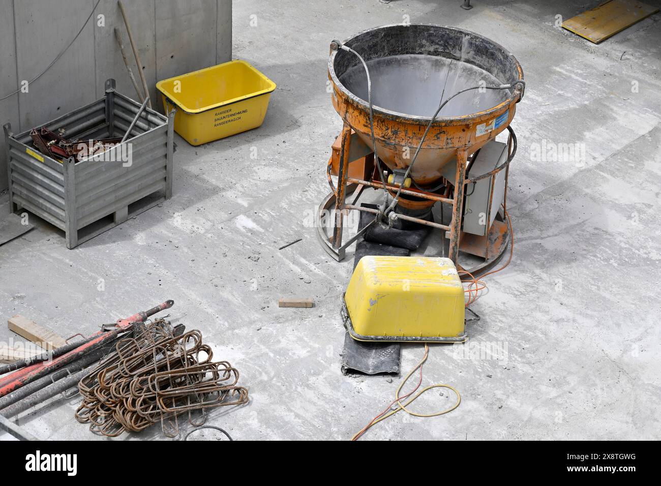 Baustelle für Betoneimer Stockfoto