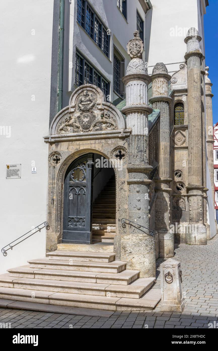 Renaissance, repräsentative Treppe am historischen Rathaus in der Altstadt, Noerdlingen, Schwaben, Bayern, Deutschland Stockfoto