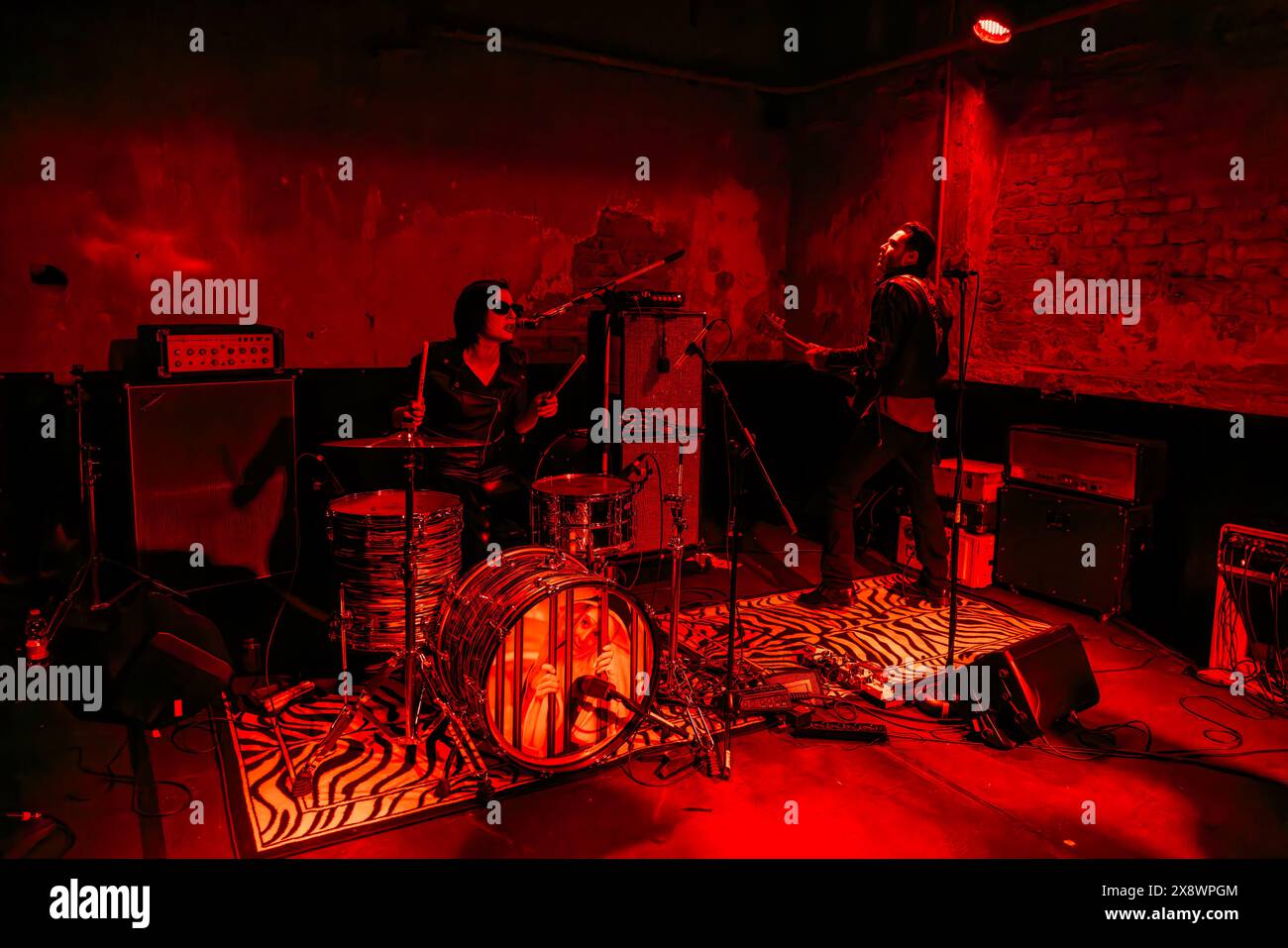 Mailand, Italien, 23. April 2024. Das italienische Rockduo The Devils tritt live im Arci Bellezza in Mailand auf. Credits: Maria Laura Arturi/Alamy Live News Stockfoto