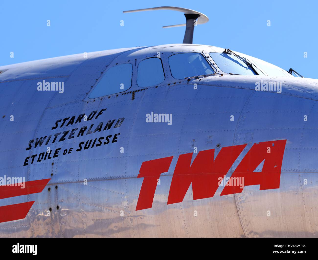 Das Pima Air & Space Museum in Tucson, Arizona, beherbergt eine riesige Sammlung von Flugzeugen, darunter ein Flugzeug der Trans World Airlines (TWA). TWA war ein M Stockfoto