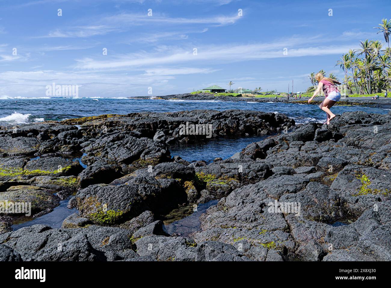 Schwarzer Sandstrand auf Big Island, Hawaii. Stockfoto