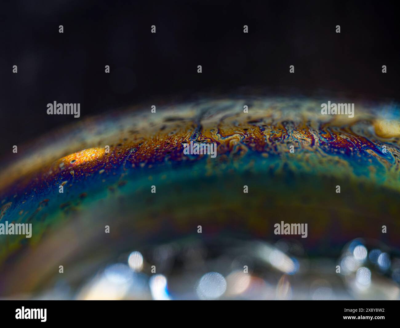 Seifenblase. Regenbogenfarben von Seife, Blasen, Kunst an der Wand, gemischte Farben von Ölproduzenten können Hintergrund verwenden, Fancy Dream Cloud of Mischöl Stockfoto