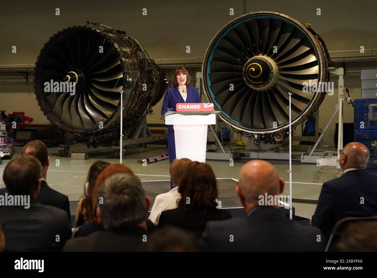 Schattenkanzlerin Rachel Reeves hält eine Rede während eines Besuchs in Rolls-Royce in Derby, während sie auf dem Wahlkampfpfad für die General-Wahl ist. Bilddatum: Dienstag, 28. Mai 2024. Stockfoto