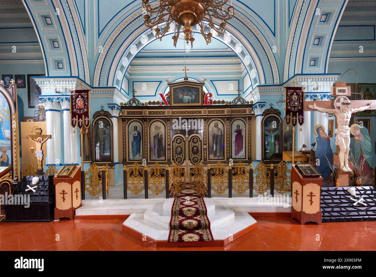 Im Inneren der Russisch-orthodoxen Kirche St. Alexander Newski, Aschgabat, Turkmenistan Stockfoto