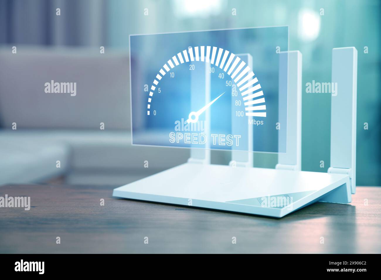 Geschwindigkeitstest. Virtueller Bildschirm über WLAN-Router auf Holztisch Stockfoto