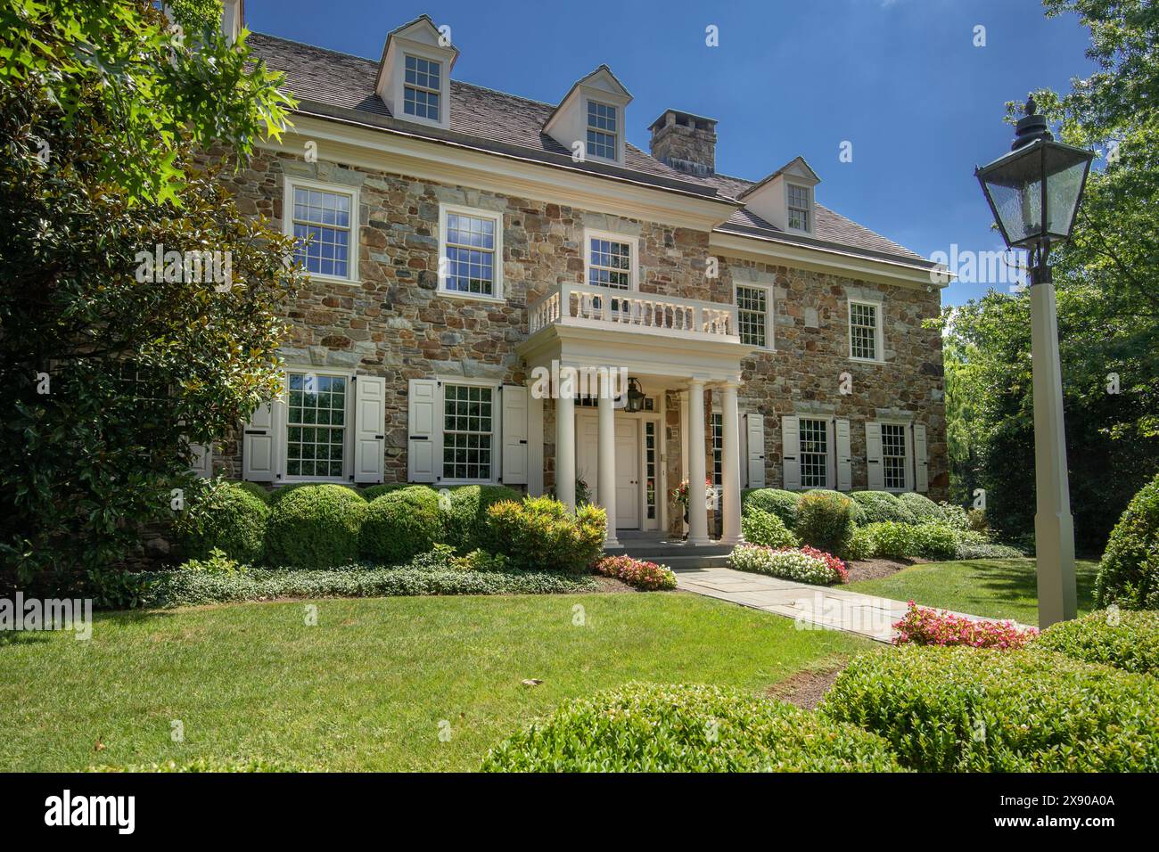 Großes, teures Haus außen, Haverford Pennsylvania, USA Stockfoto