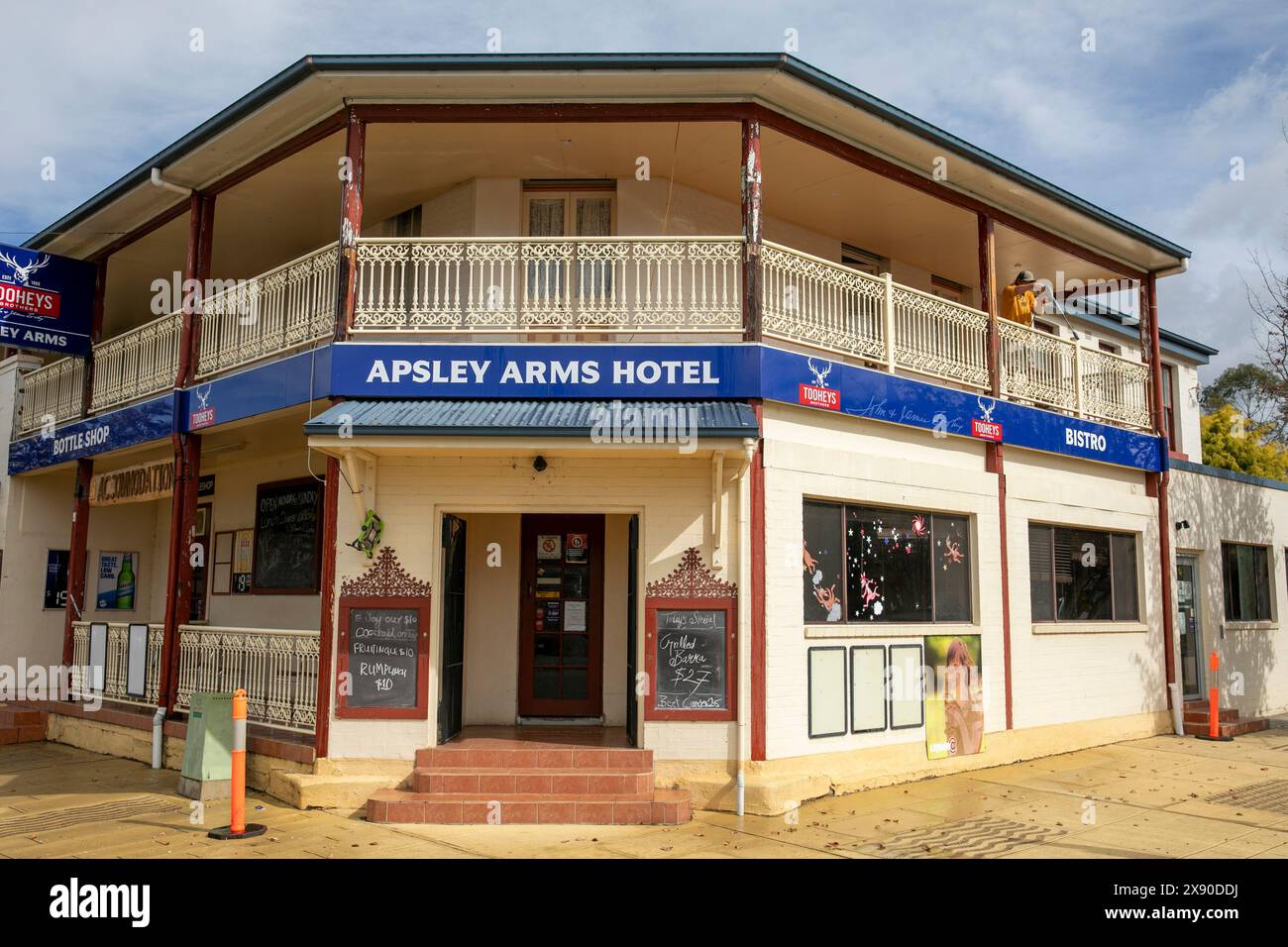 Walcha Town in New South Wales, Apsley Arms Hotel Bar und Pub in dieser nördlichen tablelands Country Town, die Tooheys Bier verkauft, NSW, Australien Stockfoto