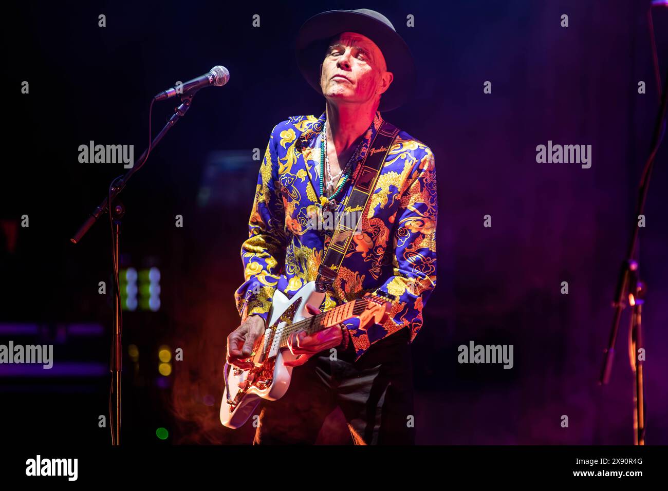 Mailand Italien. Mai 2024. Die englische Band THE JIM JONES ALL STARS tritt live auf der Bühne des Teatro degli Arcimboldi auf und eröffnet die Show The Black Crowes. Vermerk: Rodolfo Sassano/Alamy Live News Stockfoto