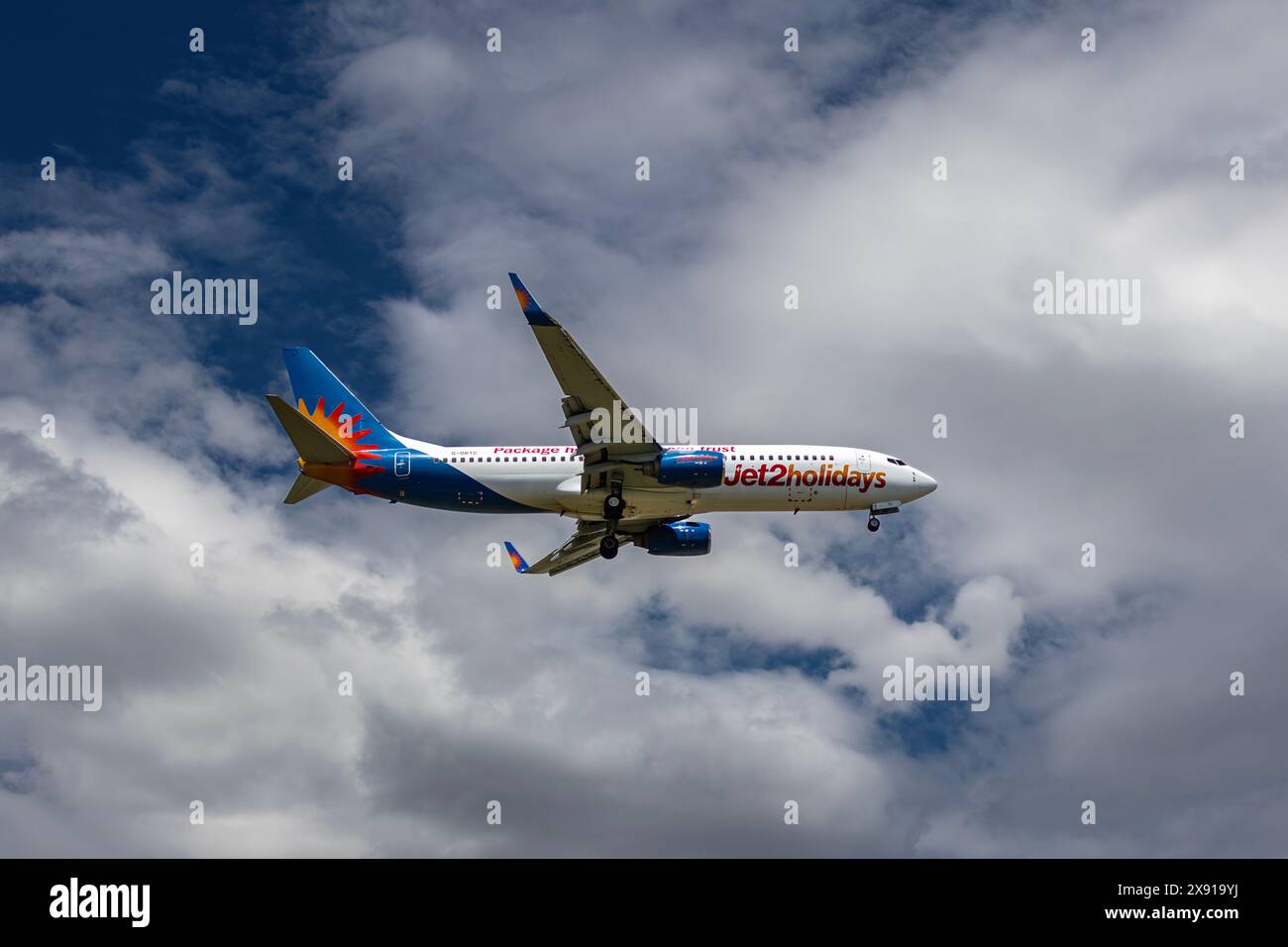 Jet2 Holidays nähert sich dem Flughafen Burgas mit einer Boeing 737 Stockfoto