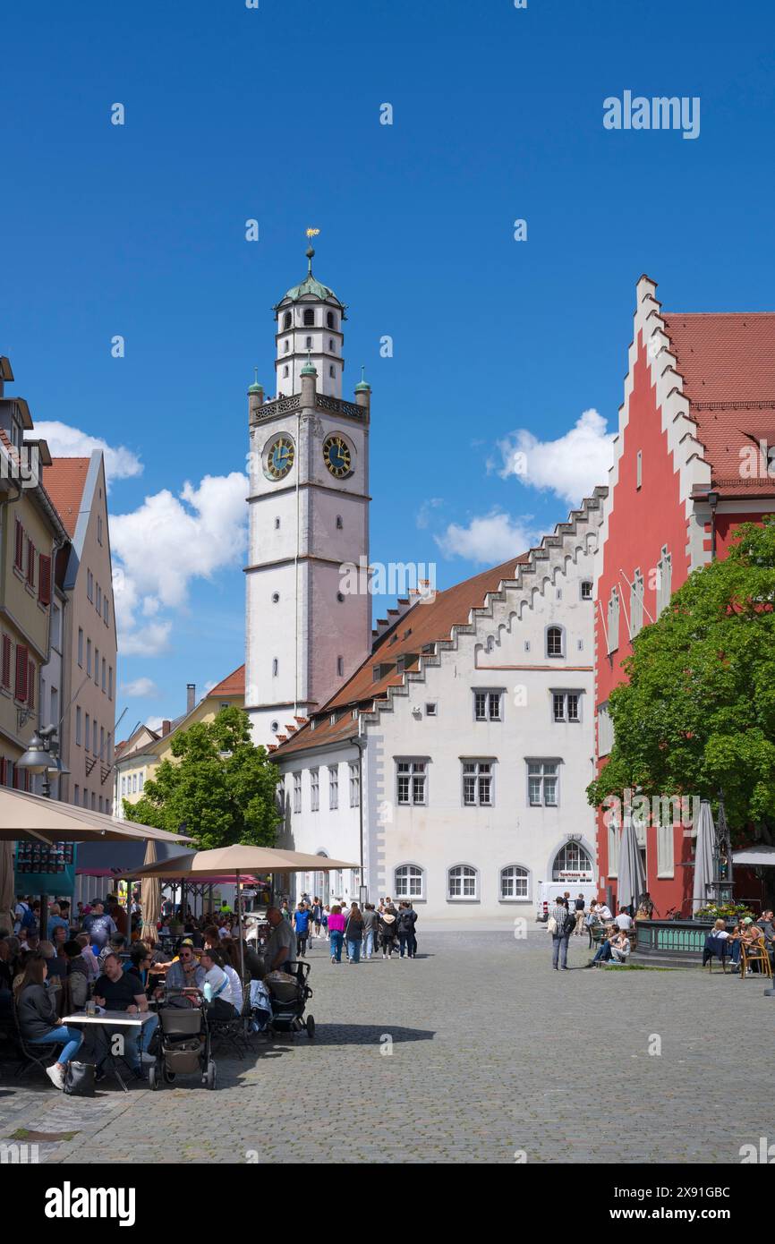 Blick auf den Marienplatz mit Blaserturm, rechts das Rathaus in der historischen Altstadt von Ravensburg, Stadtteil Ravensburg Stockfoto
