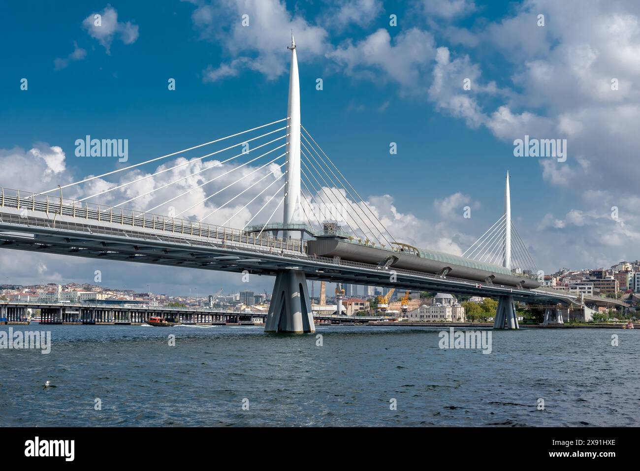 Halic u-Brücke und auf die Suleymaniye Moschee, Istanbul anzeigen Stockfoto