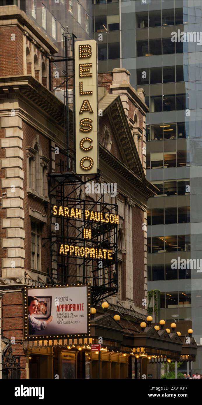 Angemessene Aufführung im Belasco Theater am Broadway in Manhattan NYC Stockfoto
