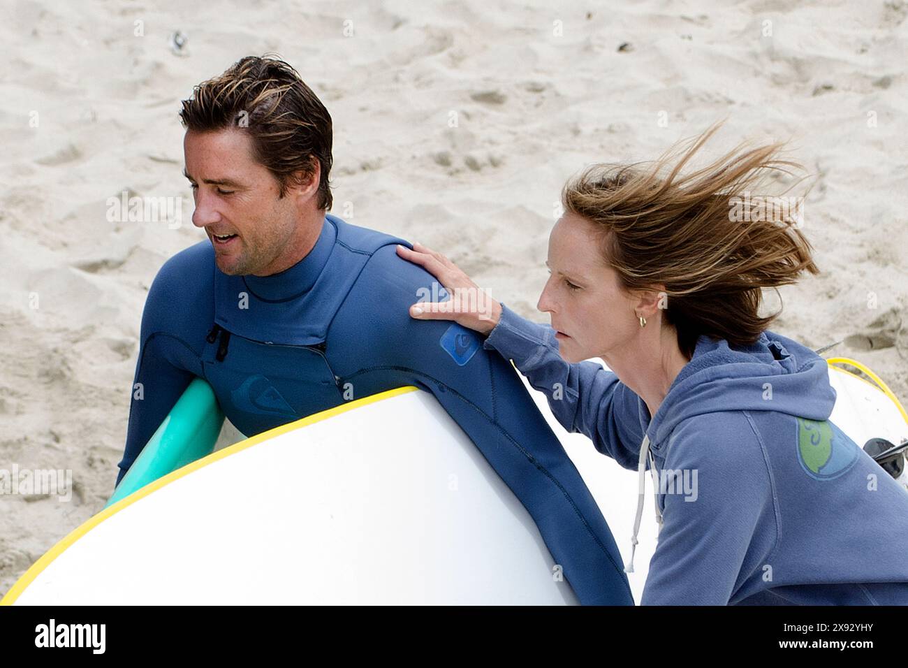 Exkl.    Helen Hunt und Luke Wilson wurden am Venice Beach während der Fahrt in Venedig, Kalifornien, gesehen. Stockfoto