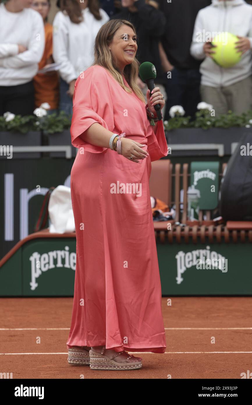 Interview mit Marion Bartoli am zweiten Tag der French Open 2024, Roland-Garros 2024, Grand-Slam-Tennisturnier am 27. Mai 2024 im Roland-Garros-Stadion in Paris Stockfoto