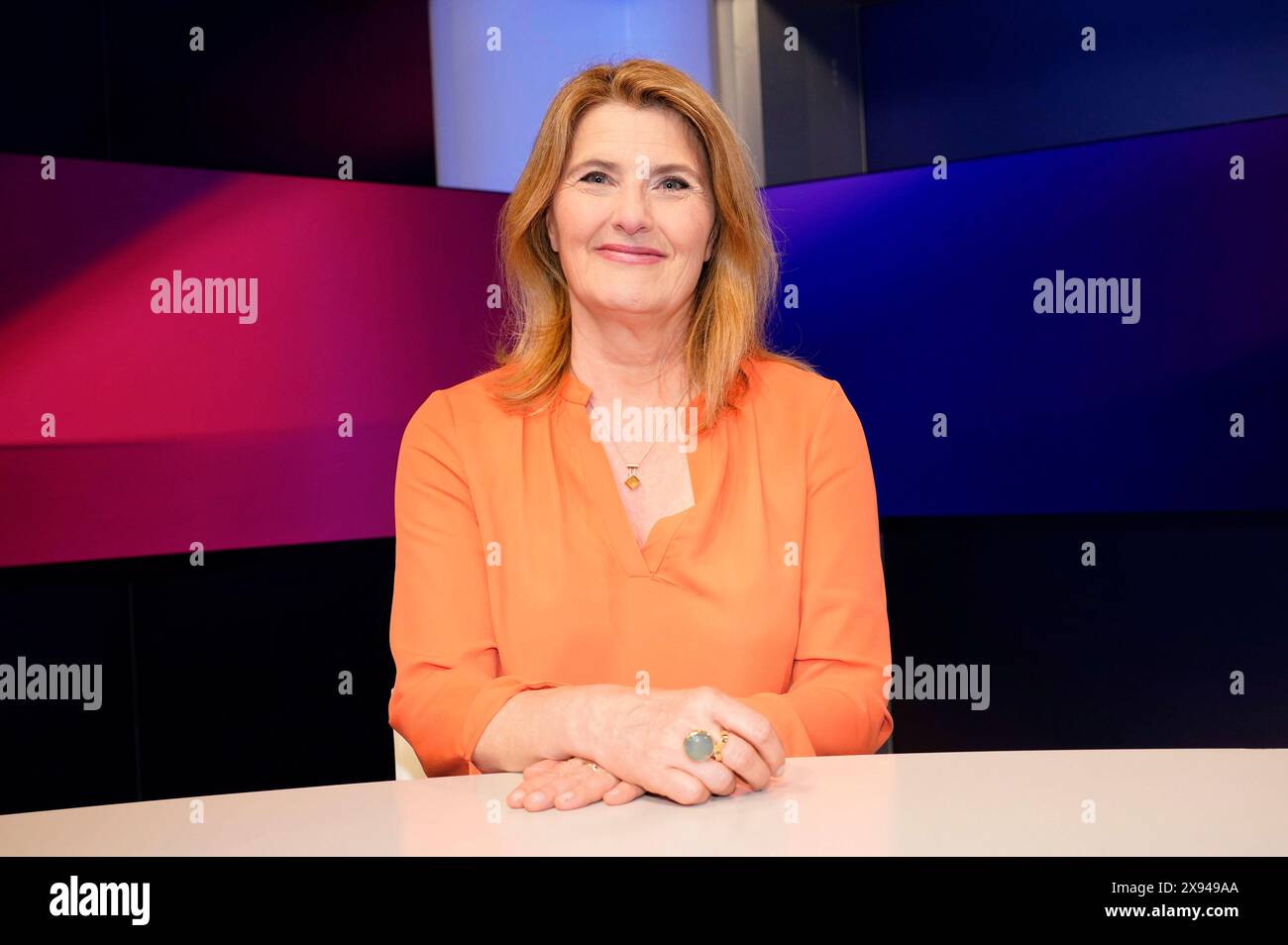 Tina Hassel in der ARD-Talkshow maischberger im Studio Berlin Adlershof. Berlin, 28.05.2024 *** Tina Hassel in der ARD Talkshow maischberger im Studio Berlin Adlershof Berlin, 28 05 2024 Foto:XT.xBartillax/xFuturexImagex maischberger2805 4523 Stockfoto