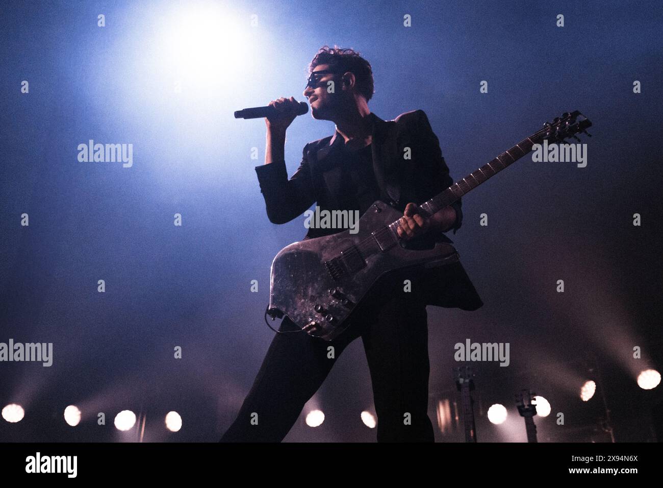 Kopenhagen, Dänemark. Mai 2024. Das kanadische Elektro-Funk-Duo Chromeo gibt ein Live-Konzert im VEGA in Kopenhagen. Hier ist Sänger und Musiker Dave 1 live auf der Bühne zu sehen. (Foto: Gonzales Photo/Alamy Live News Stockfoto