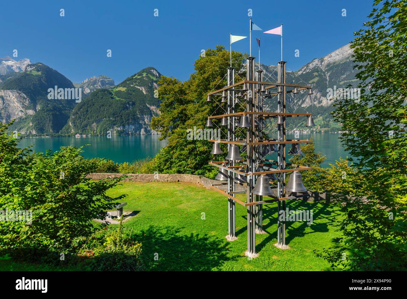 Installation von Glocken in der Tellerkapelle am Vierwaldstättersee bei Sisikon, Kanton URI, Schweiz, Europa Stockfoto