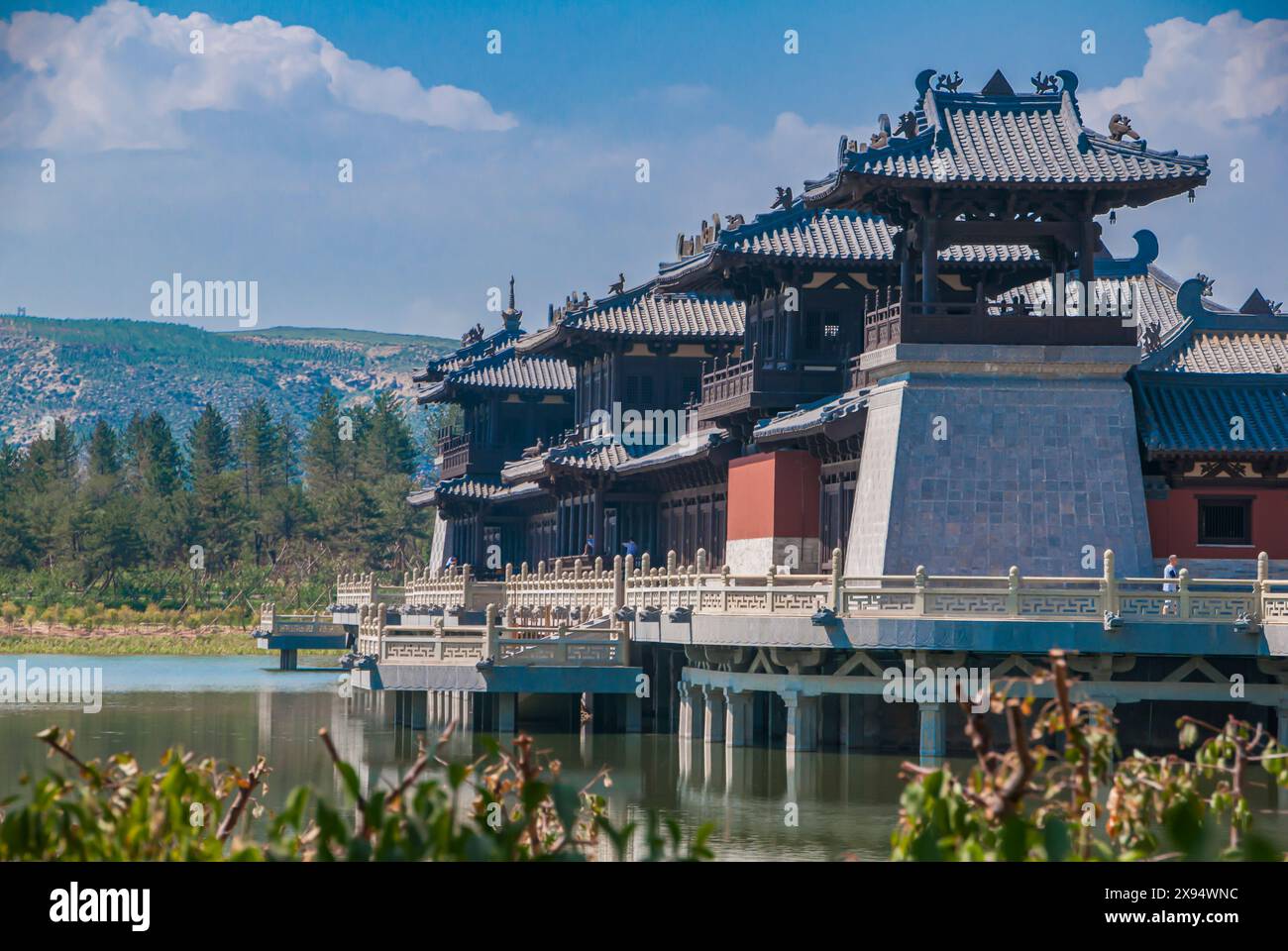 Neues Touristenzentrum in den Yungang Grotten, alte buddhistische Tempelgrotten, UNESCO-Weltkulturerbe, Shanxi, China, Asien Stockfoto