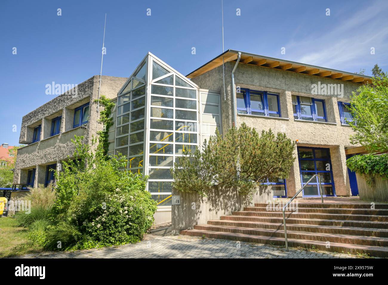 Hexagonal FU Computer Center, Van´t-Hoff-Straße, Freie Universität Berlin, Dahlem, Steglitz-Zehlendorf, Berlin, Deutschland, sechseckiges FU-Rechenzentru Stockfoto