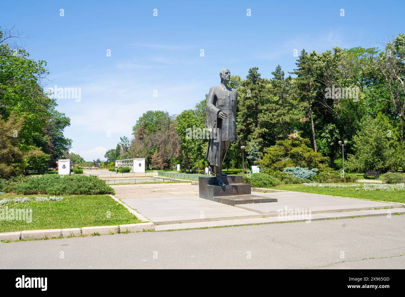 Bucarest, Rumänien. Mai 2024. Die Statue von Charles de Gaulle am Eingang zum Herastrau Park im Stadtzentrum Stockfoto