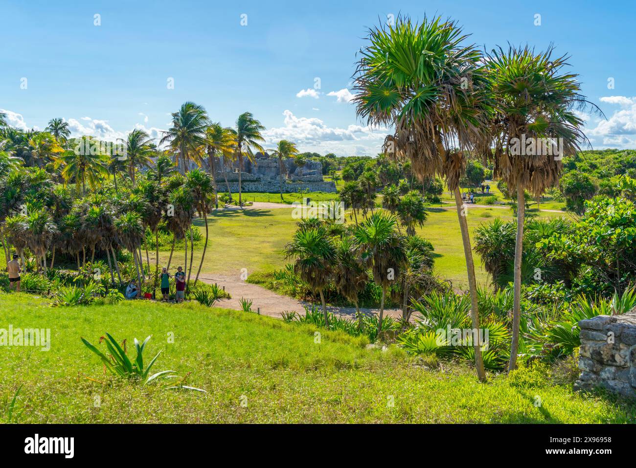 Blick auf die Ruinen der Maya-Tempel, Tulum, Quintana Roo, Karibikküste, Yucatan-Halbinsel, Riviera Maya, Mexiko, Nordamerika Stockfoto