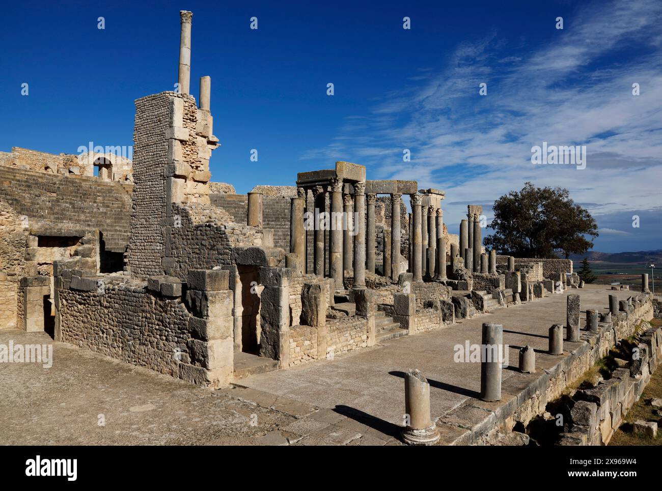 Die Ruinen der römischen Stadt Dougga, UNESCO-Weltkulturerbe, Tal von Oued Khalled, Nordwesten Tunesiens, Nordafrika, Afrika Stockfoto