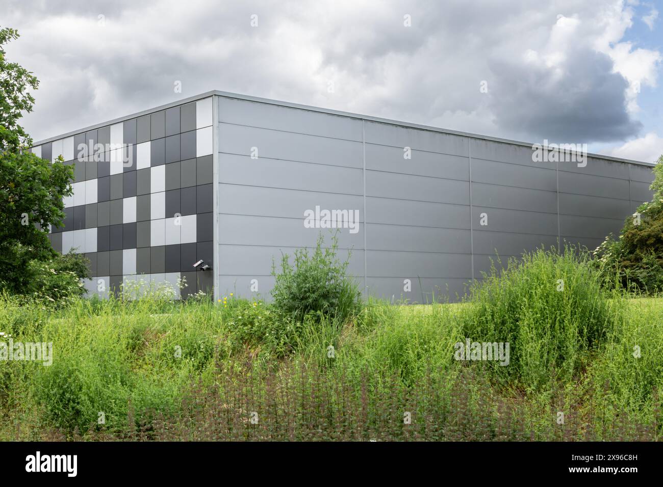 Moderne Industrieanlage in einem Industriepark, Telford, Shropshire, Großbritannien 2024 Stockfoto