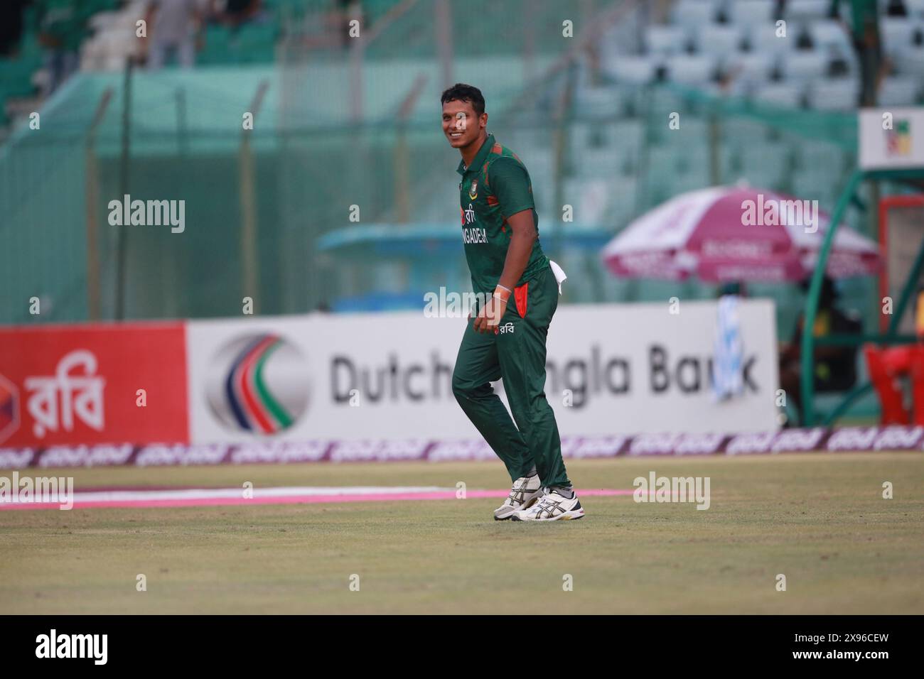 Mohammad Saifuddin beim dritten T20-Spiel gegen Simbabwe im Zahur Ahmed Chowdhury Stadium, Sagorika, Chattogram, Bangladesch, 07 Ma Stockfoto