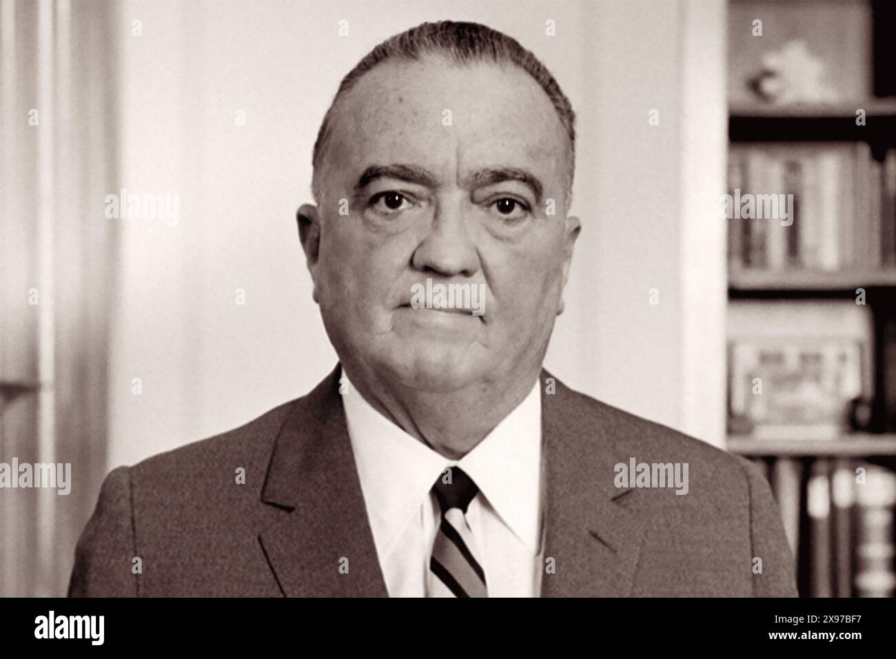 FBI-Direktor J. Edgar Hoover (1895–1972) im September 1961. Hoover war der letzte Direktor des Bureau of Investigation (BOI) und der erste Direktor des Federal Bureau of Investigation (FBI). Er diente insgesamt 48 Jahre als Leiter des BOI und des FBI unter acht Präsidenten. Stockfoto