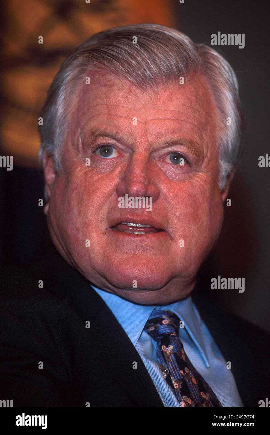 K10818JKEL 12.11.97. REDE IM NATIONAL PRESS CLUB IN WASHINGTON, D.C. TED KENNEDY. FOTO VON JAMES M. KELLY. © 1997 (Credit Image: © JAMES M. KELLY/ZUMA Wire) NUR REDAKTIONELLE VERWENDUNG! Nicht für kommerzielle ZWECKE! Stockfoto