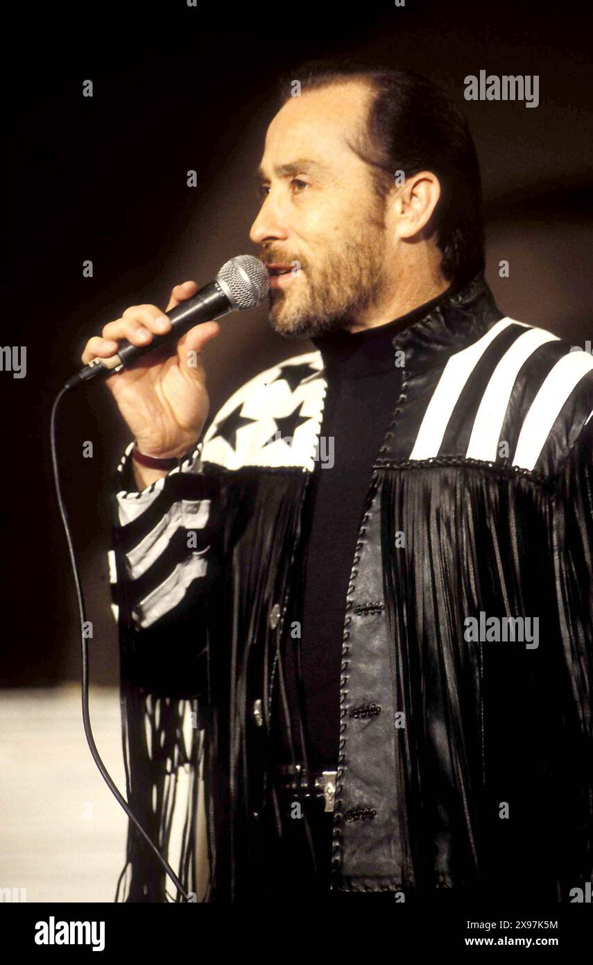 K0314JKEL SD0103.GERGIA GRUSS AN NEWT GINGRICH..LEE GREENWOOD.. JAMES M. KELLY / 1994.COUNTRYROUNDUP(Credit Image: © James M. Kelly/ZUMA Wire) NUR ZUR REDAKTIONELLEN VERWENDUNG! Nicht für kommerzielle ZWECKE! Stockfoto