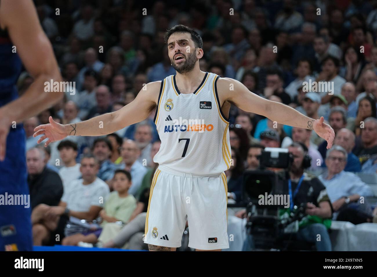 Facundo Campazzo von Real Madrid l während des Halbfinalspiels der spanischen Liga ACB zwischen Real Madrid und FC Barcelona am 29. Mai 2024 in Wizink Stockfoto