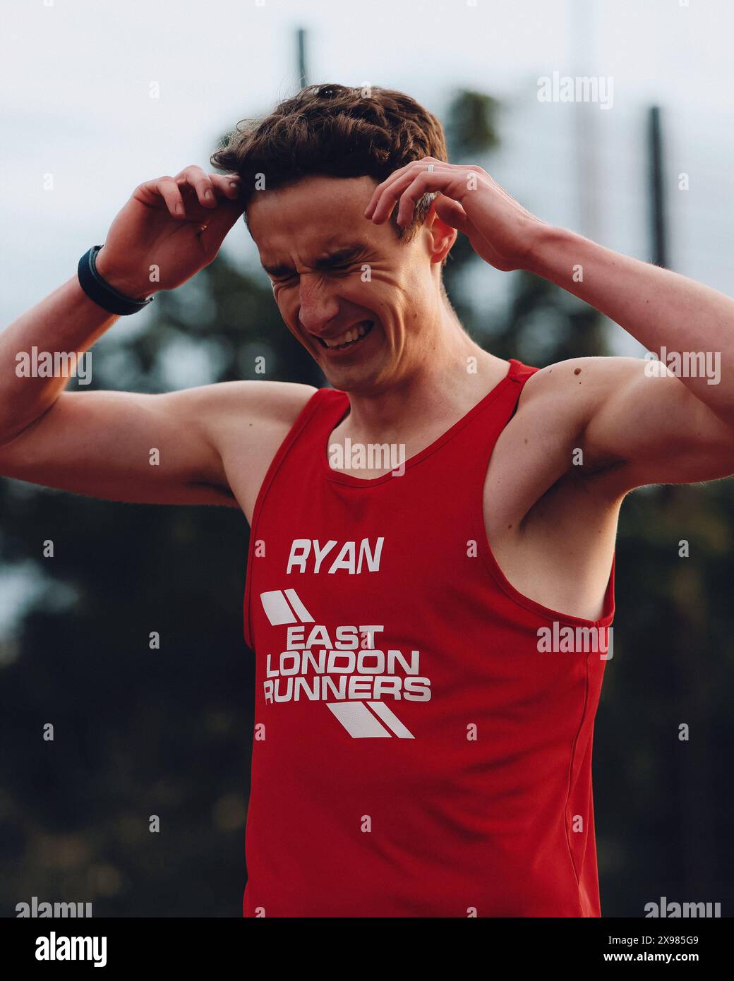 Stratford, Vereinigtes Königreich. 26. Mai 2024. Ryan Friel von East London Runners reagiert auf den Sieg in den 1500 m des Stratford Speed Grand Prix 2024. Quelle: George Tewkesbury/Alamy Live News Stockfoto