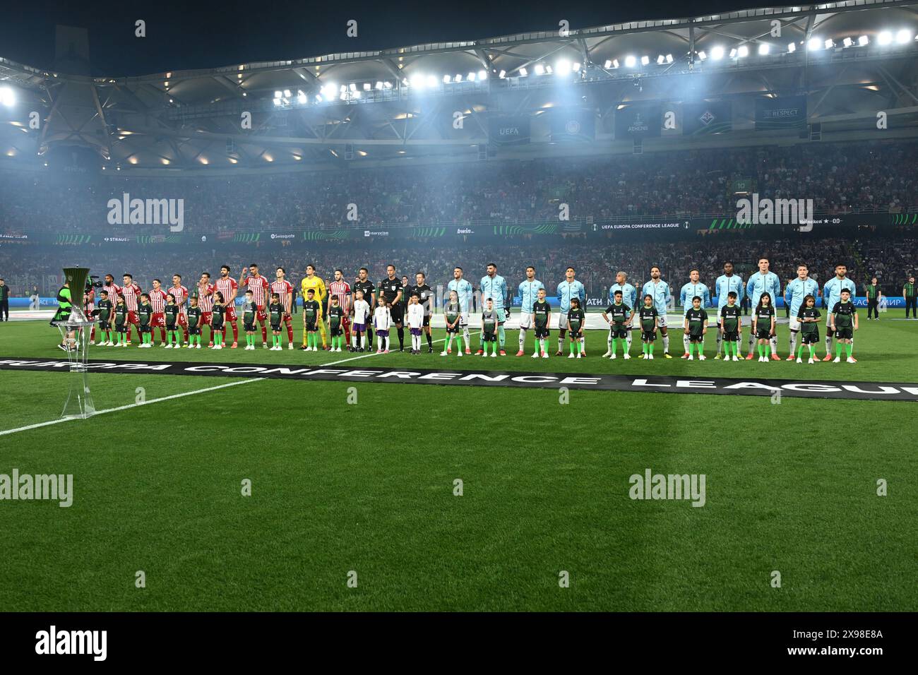 Team (Olympiacos FC)Team (Fiorentina) während des Endspiels der UEFA Europa Conference League zwischen Olympiacos 1-0 d.t.s. Fiorentina in der AEK Arena am 29. Mai 2024 in Athen, Griechenland. Quelle: Maurizio Borsari/AFLO/Alamy Live News Stockfoto