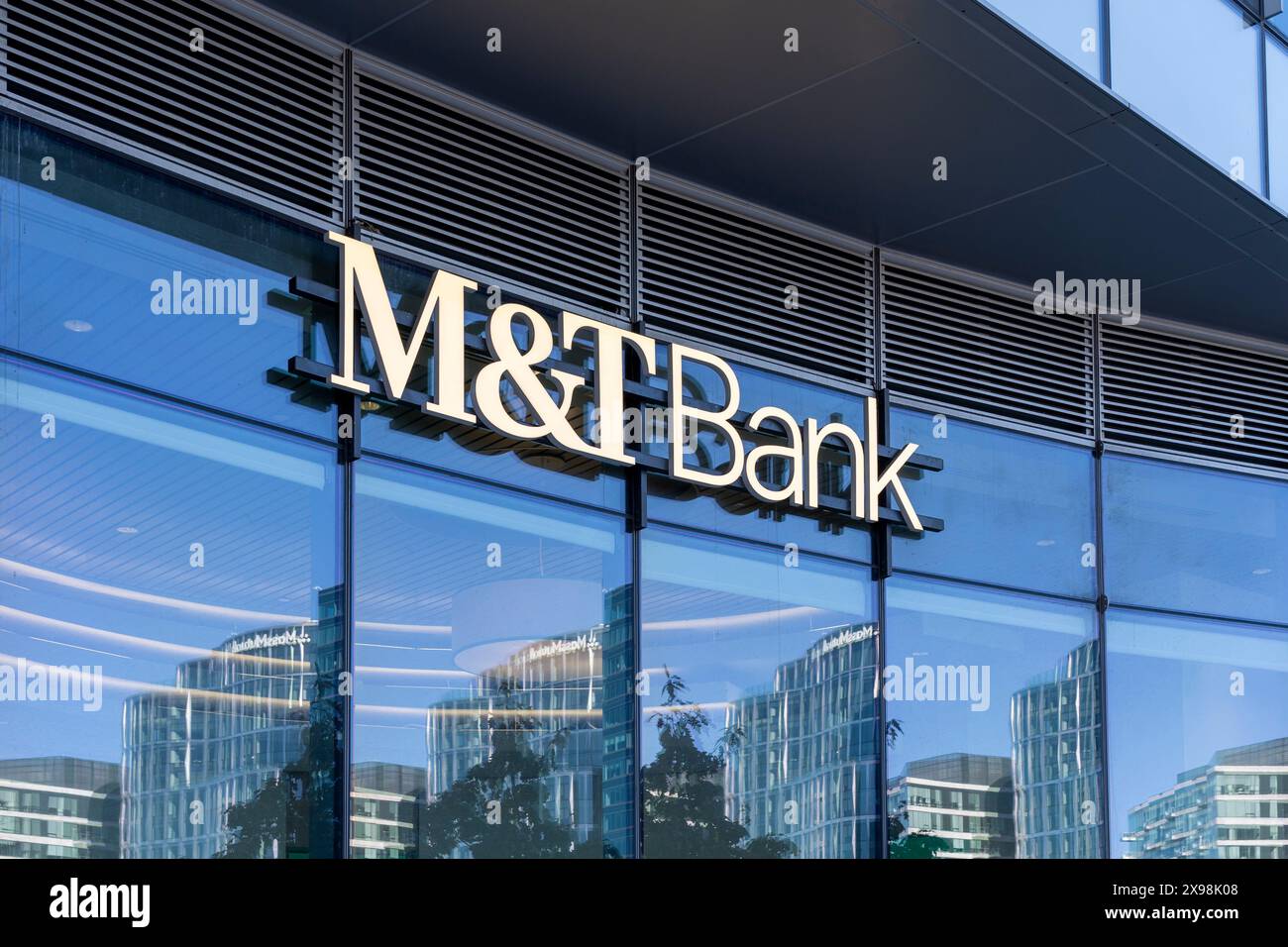 Nahaufnahme des Logoschildes der M und T Bank am Gebäude in Boston, Massachusetts, USA. Stockfoto