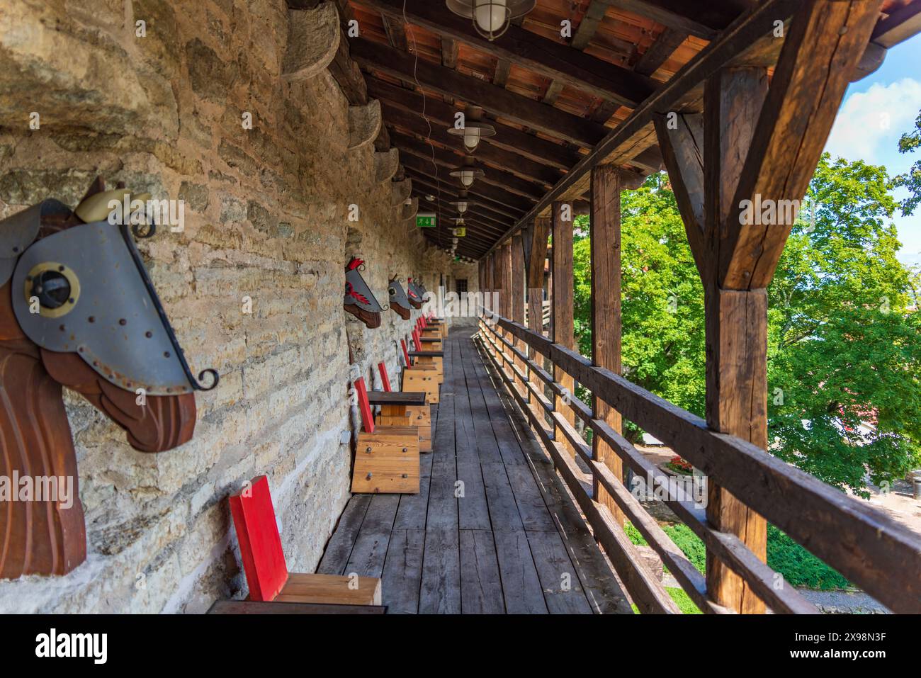 Gehweg der Stadtmauer von Tallinn in Estland Stockfoto