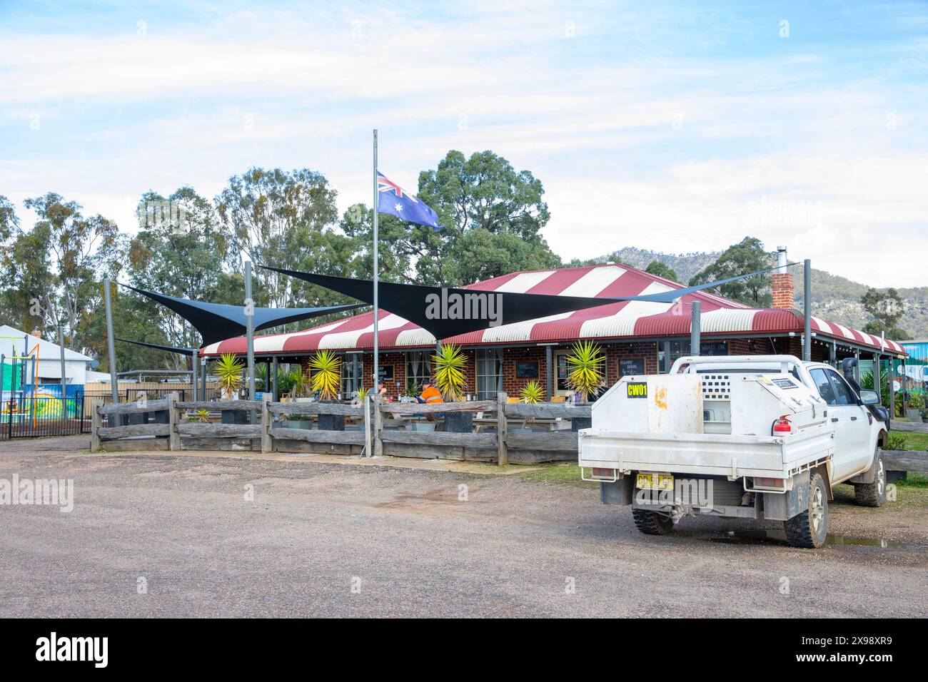 Bulga Village im Gebiet Singleton in New South Wales und die Bulga Tavern Village Public House Bar, NSW, Australien Stockfoto