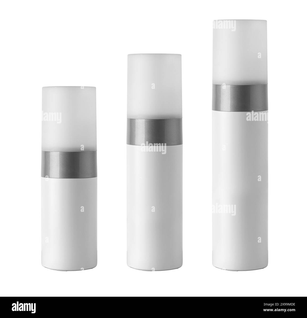 Luxuriöse luftlose Vakuumflasche, Pumpbehälter mit Spender für Kosmetikverpackungen. Weiße satinierte Oberfläche, kleine Reisegröße, nachfüllbar, steril. Ist Stockfoto
