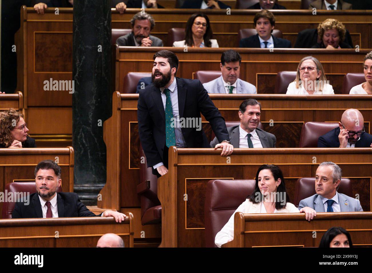 Spanische Politik 2024: Amnestiegesetz für Katalonien Debatte auf dem Kongress der Abgeordneten Manuel Mariscal Zabala, Abgeordneter der rechtsextremen Partei Vox, während der abschließenden Debatte über die Genehmigung des Amnestiegesetzes für Katalonien beim Abgeordnetenkongress in Madrid wurde ÒtraitorÓ vor dem spanischen Premierminister Pedro Sanchez aufgerufen. das organische Amnestiegesetz für die Normalisierung in Katalonien resultierte aus den Vereinbarungen, die die PSOE mit ERC und Junts im Austausch geschlossen hatte Unterstützung der Unabhängigkeitsparteien für Premierminister Pedro Sanchez Investiture Madrid Abgeordnetenkongress Madrid Spanien Copyright: xAlbertoxGardinx AGardin 2024 Stockfoto