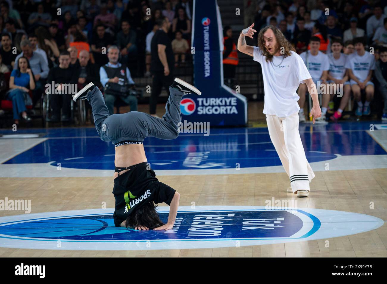 ANKARA/TÜRKEI, 15. April 2024: Türkischer Basketball Super League 2023-24, Fenerbahce Beko gegen Turk Telekom. Stockfoto