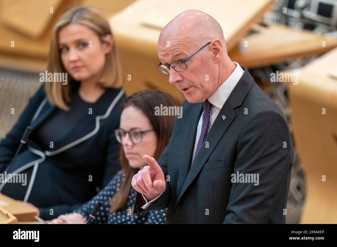 Der erste schottische Minister John Swinney spricht während der Fragen des Ersten Ministers vor dem schottischen Parlament in Holyrood, Edinburgh. Bilddatum: Donnerstag, 30. Mai 2024. Stockfoto