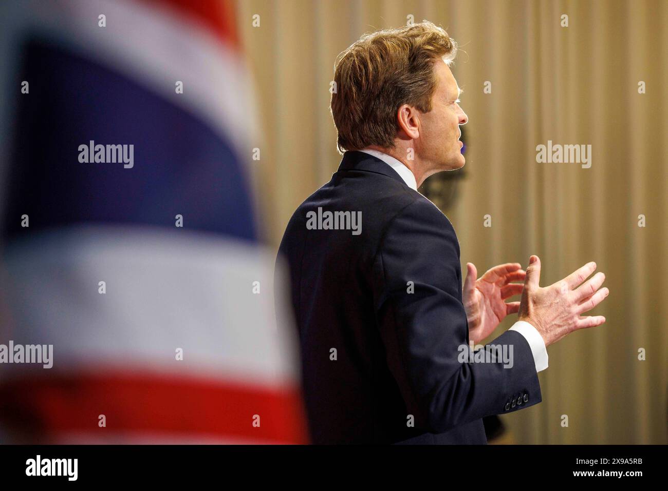 London, Großbritannien. 30. Mai 2024. RICHARD TICE Ehrenpräsident von Reform UK NIGEL FARAGE und Reform UK Leader RICHARD TICE bei einer Pressekonferenz in der Glaziers Hall zur Ankündigung der Reform PartyÕs neue Einwanderungspolitik Credit: Mark Thomas/Alamy Live News Stockfoto