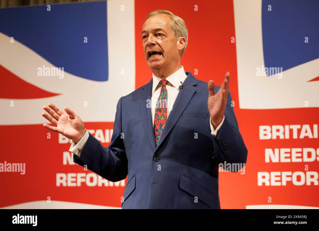 London, Großbritannien. 30. Mai 2024. NIGEL FARAGE Honorary President of Reform UK NIGEL FARAGE und Reform UK Leader RICHARD TICE auf einer Pressekonferenz in der Glaziers Hall verkündeten die Reform PartyÕs neue Einwanderungspolitik Credit: Mark Thomas/Alamy Live News Stockfoto