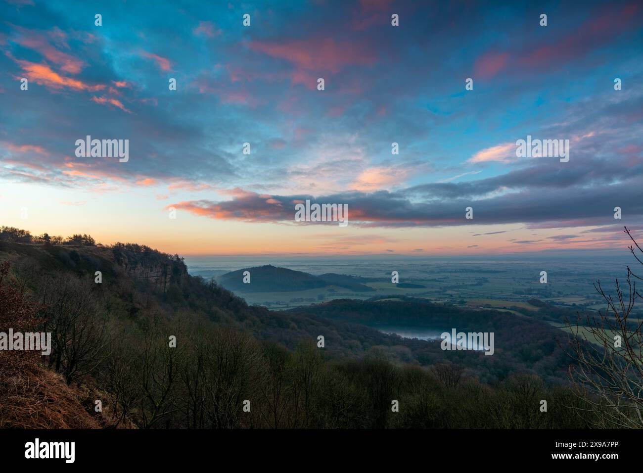 Blick auf die Sutton Bank über Lake Gormire, Hood Hill Stockfoto