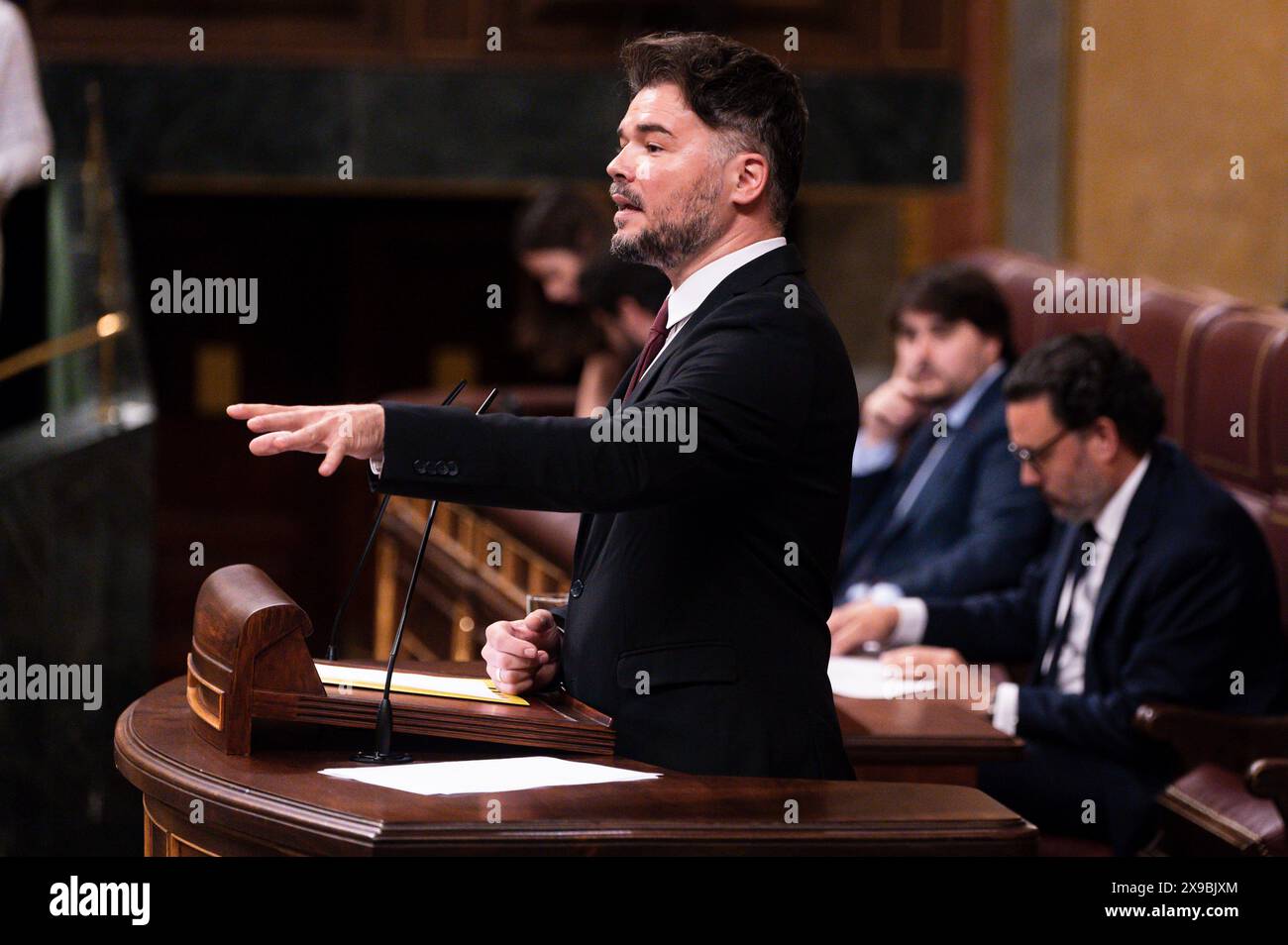 Madrid, Spanien. 30. Mai 2024. Gabriel Rufian, Stellvertreter der ERC-Partei, spricht während der abschließenden Debatte über die Verabschiedung des Amnestiegesetzes für Katalonien auf dem Abgeordnetenkongress in Madrid. Das Organgesetz der Amnestie für die Normalisierung in Katalonien resultierte aus den Vereinbarungen der spanischen Sozialistischen Arbeiterpartei (PSOE) mit dem ERC und Junts im Austausch für die Unterstützung der Unabhängigkeitsparteien für die Gründung von Premierminister Pedro Sanchez. Quelle: SOPA Images Limited/Alamy Live News Stockfoto