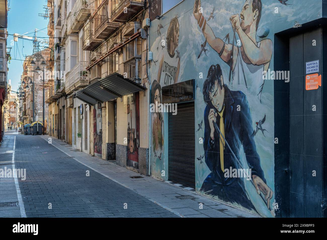 Typische, berühmte, ikonische und emblematische Cuatro Santos Straße, im alten historischen Zentrum der Stadt Cartagena, Region Murcia, Spanien, Europa. Stockfoto