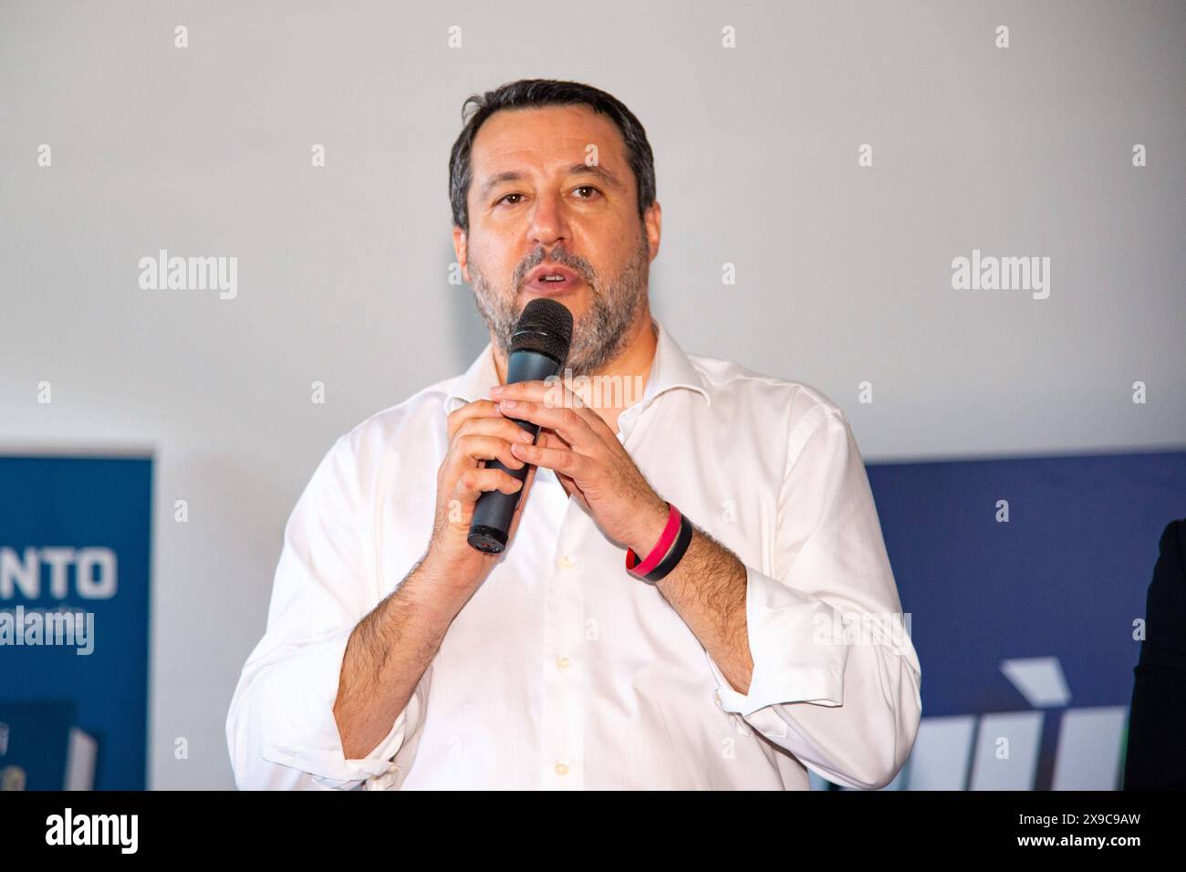 Nachrichten - Matteo Salvini Europawahlen in Catanzaro Matteo Salvini Europawahlen in Catanzaro Europawahlen in Catanzaro, Nachrichten in Catanzaro, Italien, Mai 30 2024 Catanzaro Catanzaro Europawahlen Italien Copyright: XAntonioxMoniacix/xLiveMediax LPN 1379734 Stockfoto